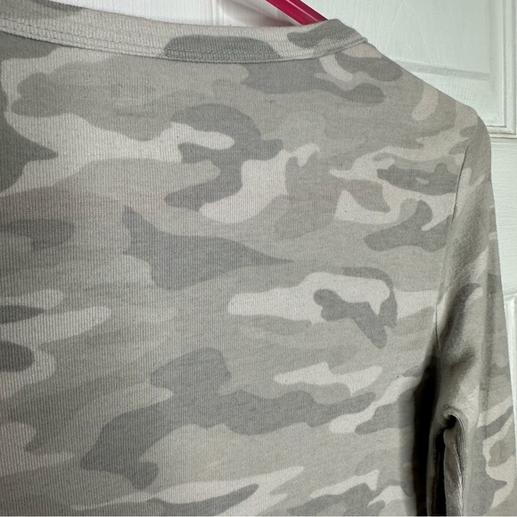 GAP Favourite Camo Shirt Long Sleeved Grey & White Size Small - Picture 16 of 16